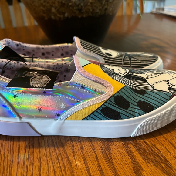 NEW Disney “Jack and Sally” slip on sneakers size 7 - Picture 7 of 7